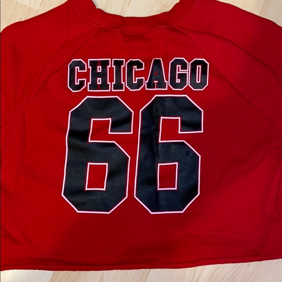 Red Chicago bulls cropped sweatshirt - Picture 3 of 4